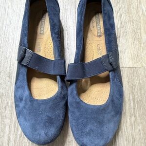 Collection clerks Women's Dark Blue Flats